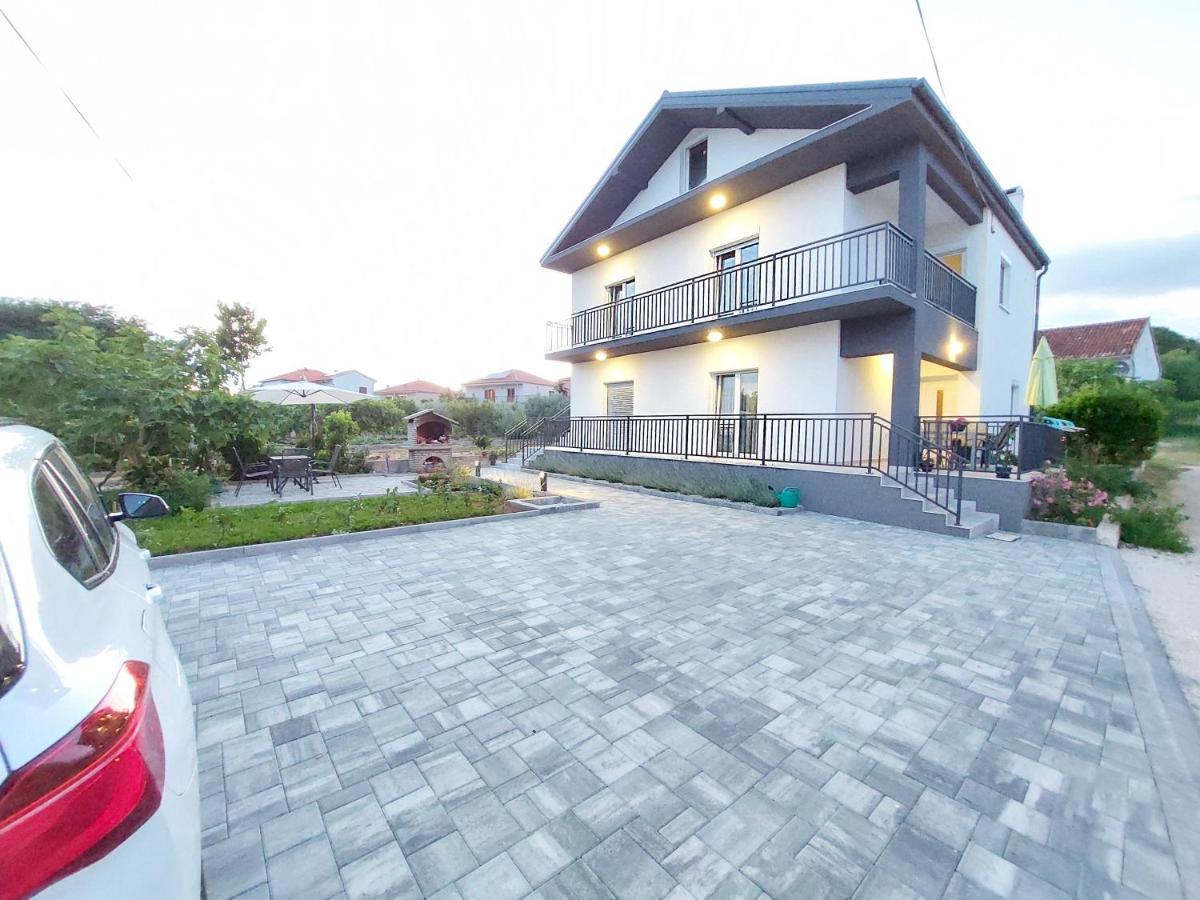 Apartment By The Sea Posedarje Exterior foto