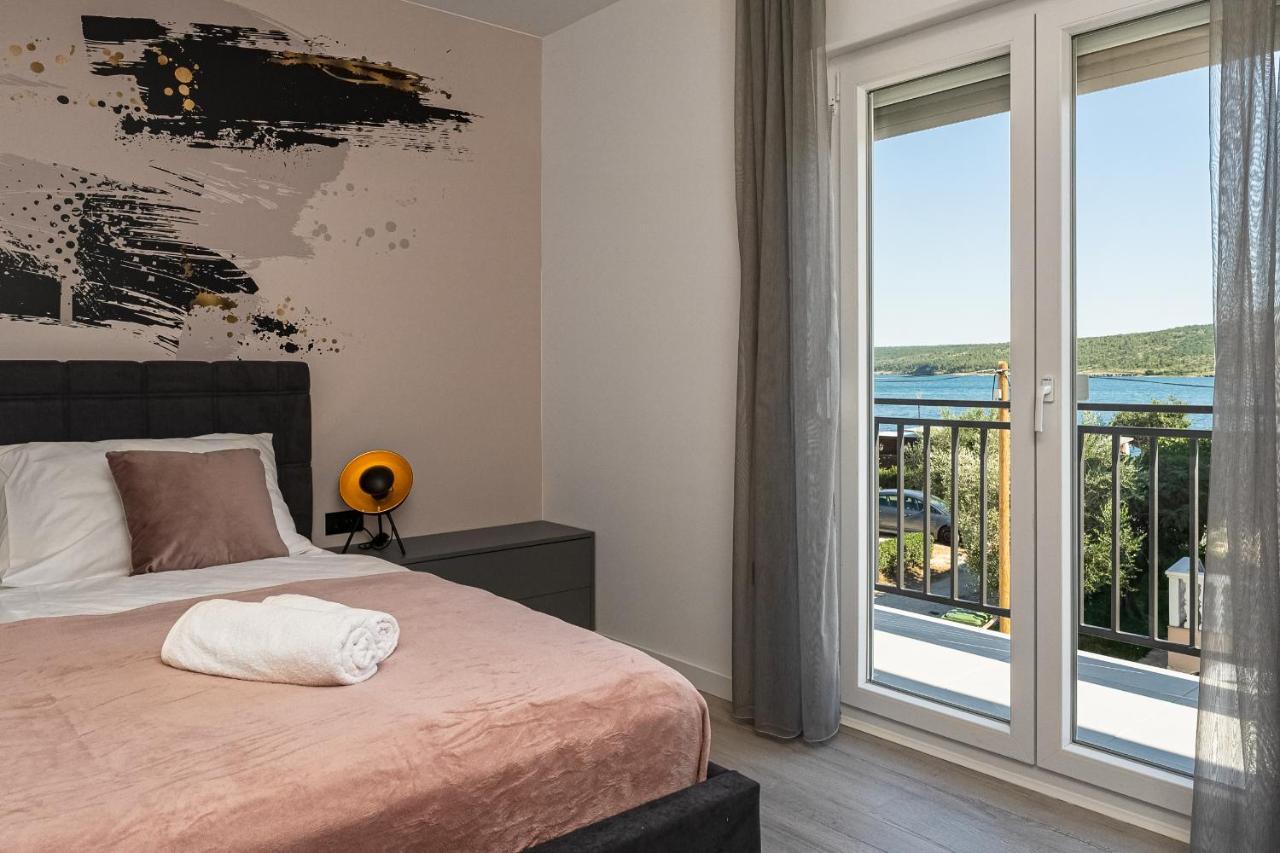 Apartment By The Sea Posedarje Exterior foto