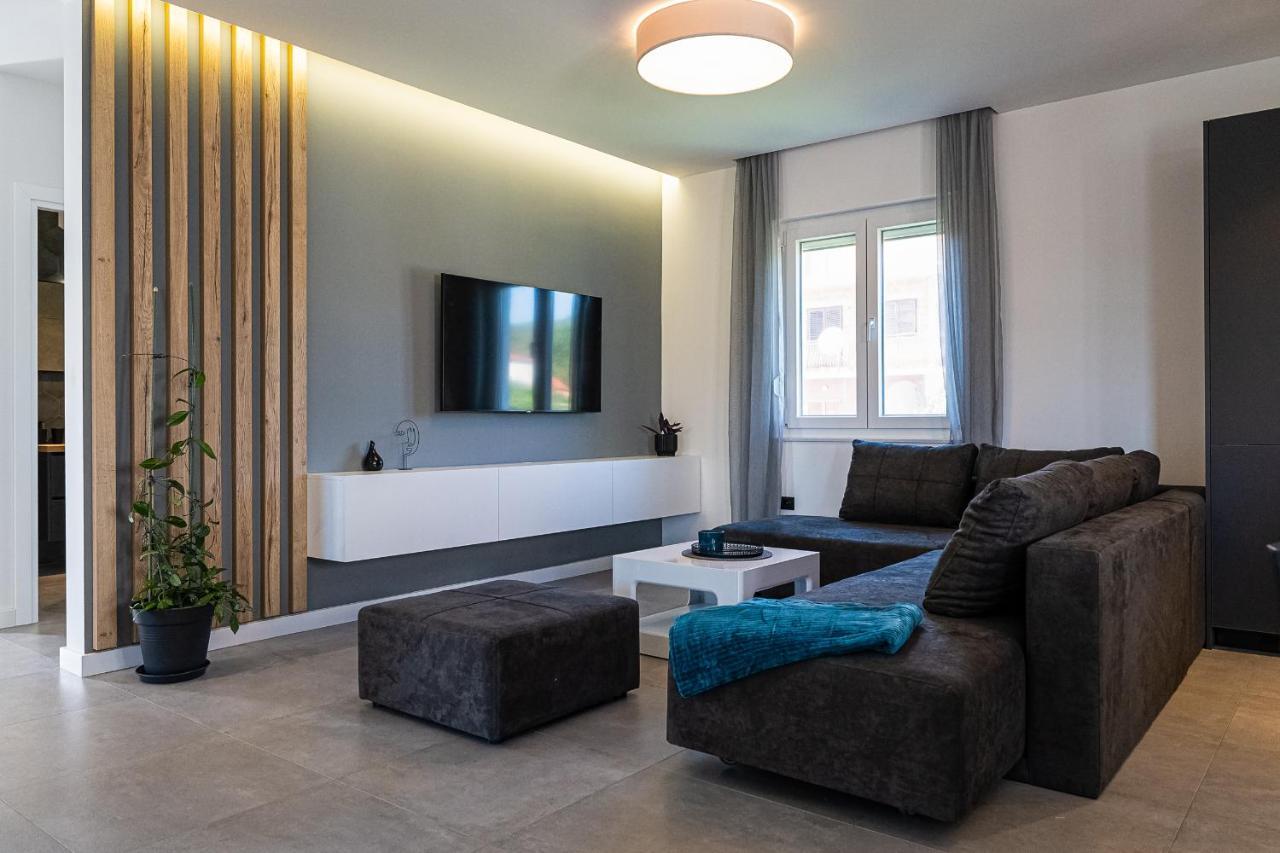 Apartment By The Sea Posedarje Exterior foto