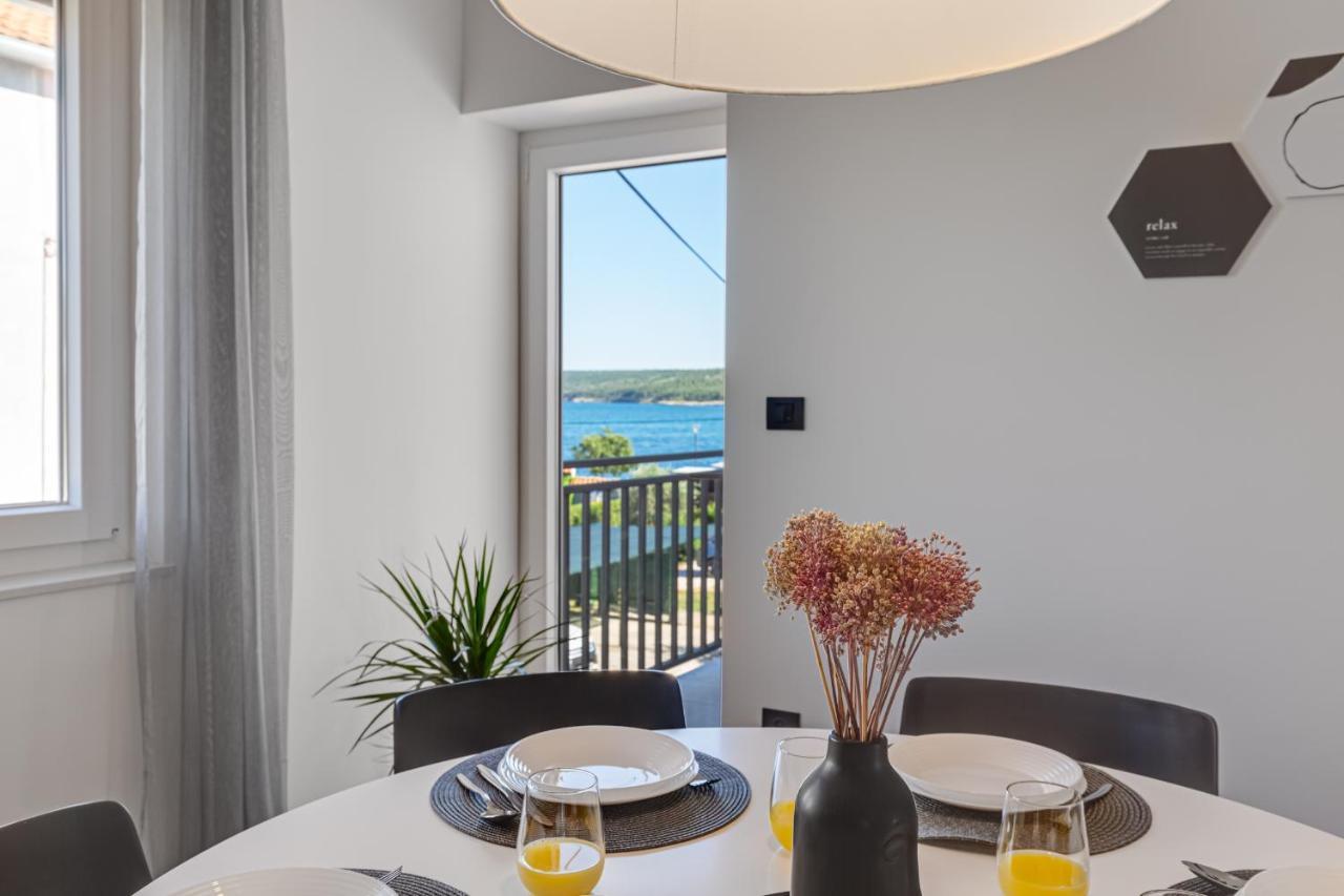Apartment By The Sea Posedarje Exterior foto