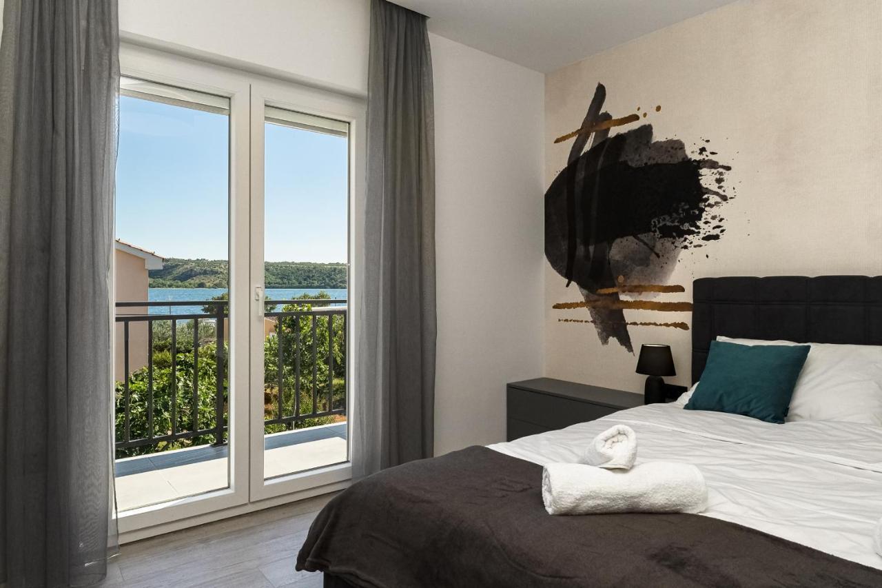 Apartment By The Sea Posedarje Exterior foto